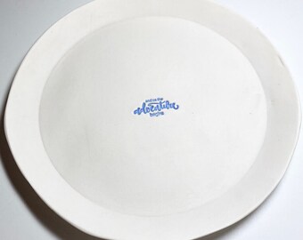 White porcelain wedding cake plate / Customizable / Hand-shaped / Tableware / Harness / Handmade / Ceramic Plate / Gift