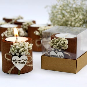 Personalized Wedding Favor Candle: Rustic Wooden Tealight with Dried Flowers