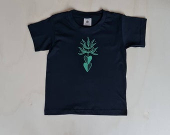Edith Lake heart t-shirt. Limited series. Navy blue green pattern. Size 4.5 years