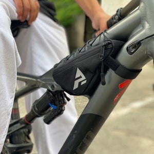Mini frame bag, for specialized enduro L image 7