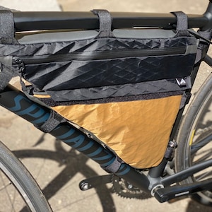 Custom frame bag with two parts image 3