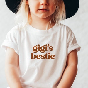 Gigi&#39;s Bestie Onesie® Gigi Mother&#39;s Day Gift for Grandma Christmas Gift for Gigi I love Gigi Retro Grandma&#39;s Birthday Gift Gigi Birthday Tee