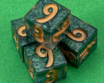 Lucky - 4 Stück Handmade Resin RPG Würfel Set