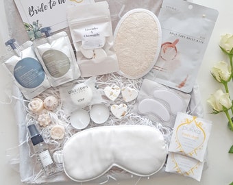 FUTURE MRS Wedding Spa gift box, Bride to be Pamper hamper gift, Bridal shower Pamper Gift set, Hen do, Home spa day, Pre wedding spa gift