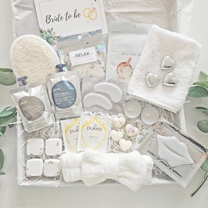 BRIDE TO BE Spa gift box for women, Pamper hamper gift for her, Engagement Pamper Gift set, Home spa day kit, Wedding Self care package