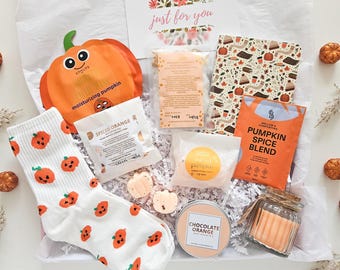 PUMPKIN GIFT BOX for Her, Cosy Fall Gift, Autumn Pamper Hamper, Pumpkin Spice Gift, Fall Care Package, Halloween Gift for Her, Self Care Box