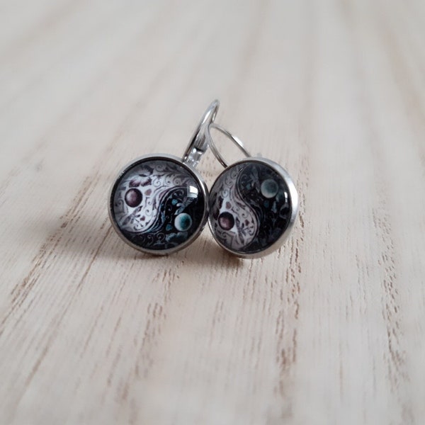 Boucles d'oreilles dormeuses 12mm ying yang, papillon,