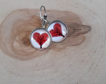 Boucles d'oreilles dormeuses 14mm arbre de vie cœur rouge