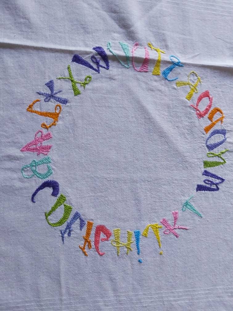 Vintage, Coton Blanc, Alphabet Brodé en Fil Coloré, Couleurs Arc-En-Ciel, Coton