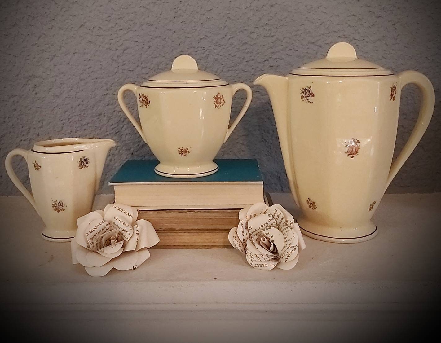 Superbe Couleur Crème et Florale, Antique Demi-Porcelaine Badonviller France Art Déco Français Porce