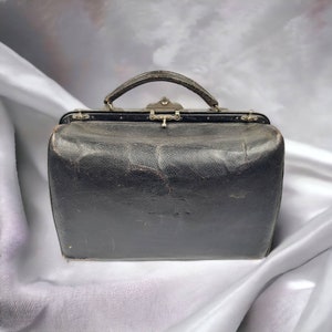 Antieke Steinmetz dokterstas, JR met monogram, donkere leren Gladstone-tas, reizende dokterstas, donkere macarbe Victoriaanse chirurgentas