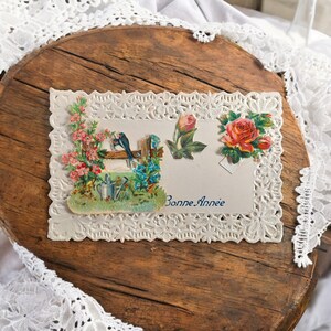 Cartão francês antigo pre WWI desde 1912 | Era Edwardian Cartão Postal | Borda de renda de papel com flores em decoupage com andorinhas e fita