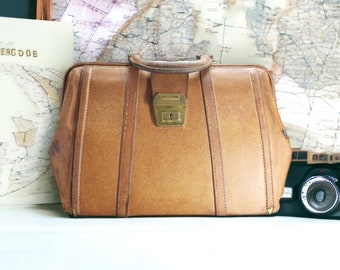 Vintage Leather Doctor's Bag, Tan Leather Gladstone Bag, Travelling Doctor's Bag, Surgeon's Bag, Made in China circa 1970s