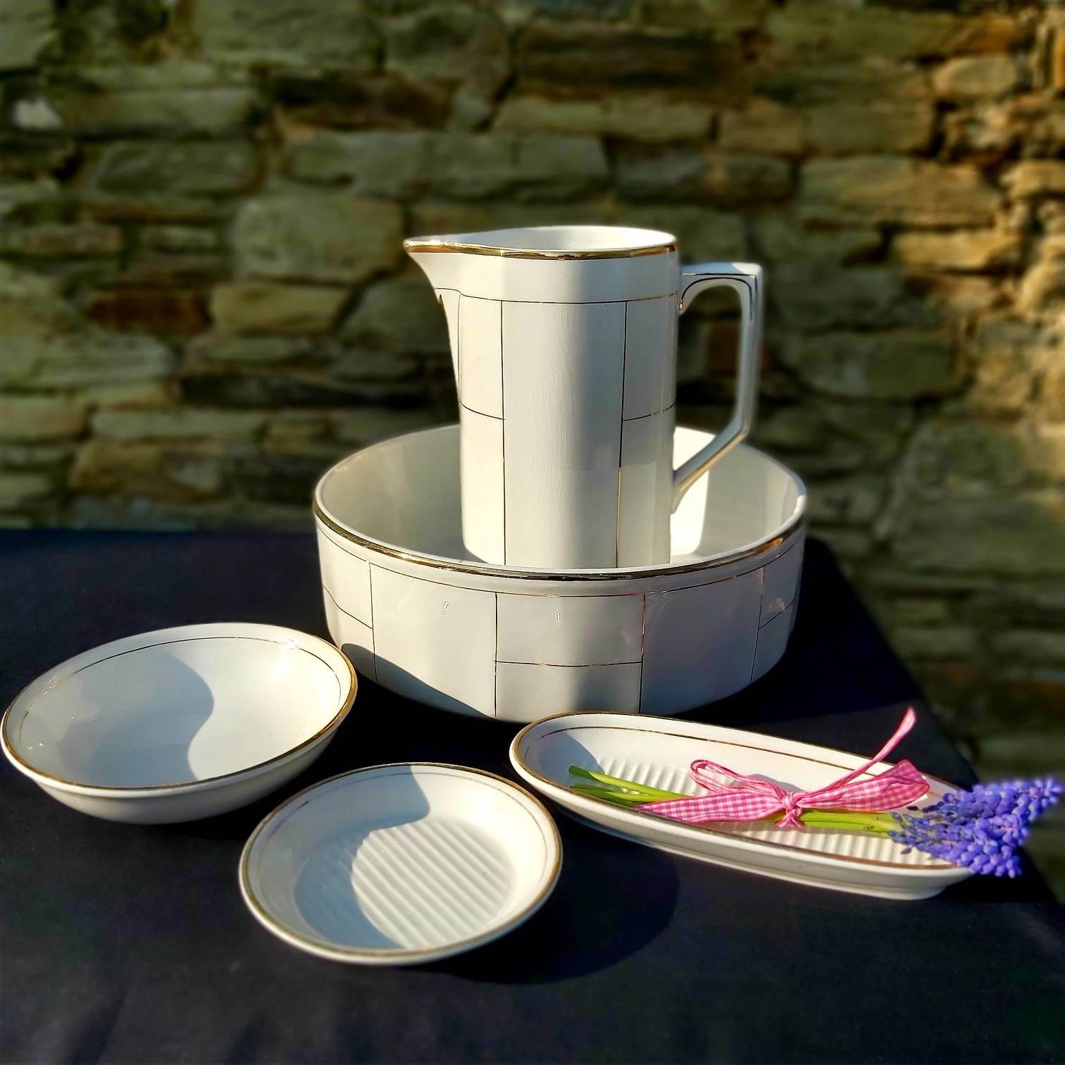 Grande Français Pichet et Lavabo Vintage, Moulin Des Loups & Hamage' France, Collection Orchies, Déc