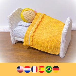 Lucy goes to bed crochet pattern- Crochet doll sleeping in crochet bed - Amigurumi doll in bed pattern - Bed crochet pattern