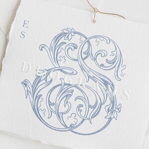 Könnte beinhalten: Ein blaues und weißes Monogramm-Design mit den Buchstaben "ES", die mit dekorativen Schnörkeln ineinander verschlungen sind. Das Design befindet sich auf einem weißen Hintergrund mit dem Text "DUOGRAMS" darunter.