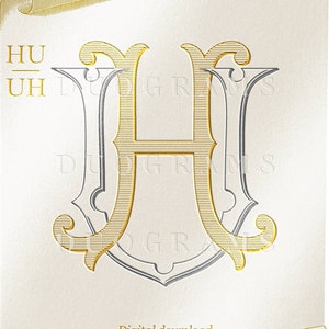 Könnte beinhalten: Ein goldenes Monogramm mit dem Buchstaben "H" in einem dekorativen, Vintage-Stil. Der Buchstabe ist in Grau umrandet und hat ein strukturiertes, gestreiftes Muster. Das Bild ist auf weißem Hintergrund mit einem goldenen Schriftrollen-Design oben und unten.