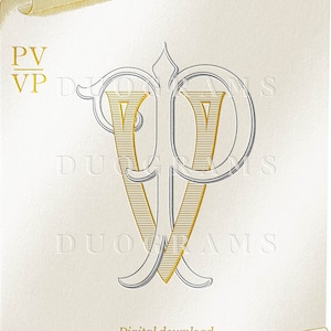 Könnte beinhalten: Ein digitaler Download eines Monogramms mit den Buchstaben "PV" in einer goldenen und silbernen Schriftart. Die Buchstaben sind miteinander verschlungen und haben oben eine dekorative Verzierung. Das Design ist auf einem weißen Hintergrund mit einem goldenen Schriftrollenrand platziert. Der Text "DUOGRAMS" erscheint unterhalb des Monogramms.