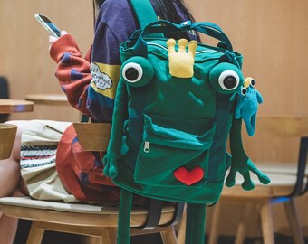 Frog doll backpack. Cute cartoon frog schoolbag. Large capacity travel bag. Green. Ideal gift