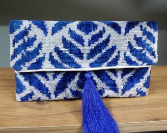 Bolsos de mano azules y blancos, bolsos de mano de seda de terciopelo, hechos a mano con cierre magnético y espacio para correa para el hombro, bolso pequeño, regalo único