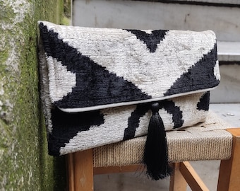 bolso de embrague blanco y negro bolso de mano de seda de terciopelo hecho a mano con cierre magnético y espacio para correa de hombro bolso pequeño regalo único