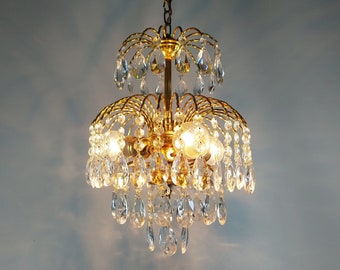 Lustre de cristal francês vintage: luminária vitoriana rara de latão antigo