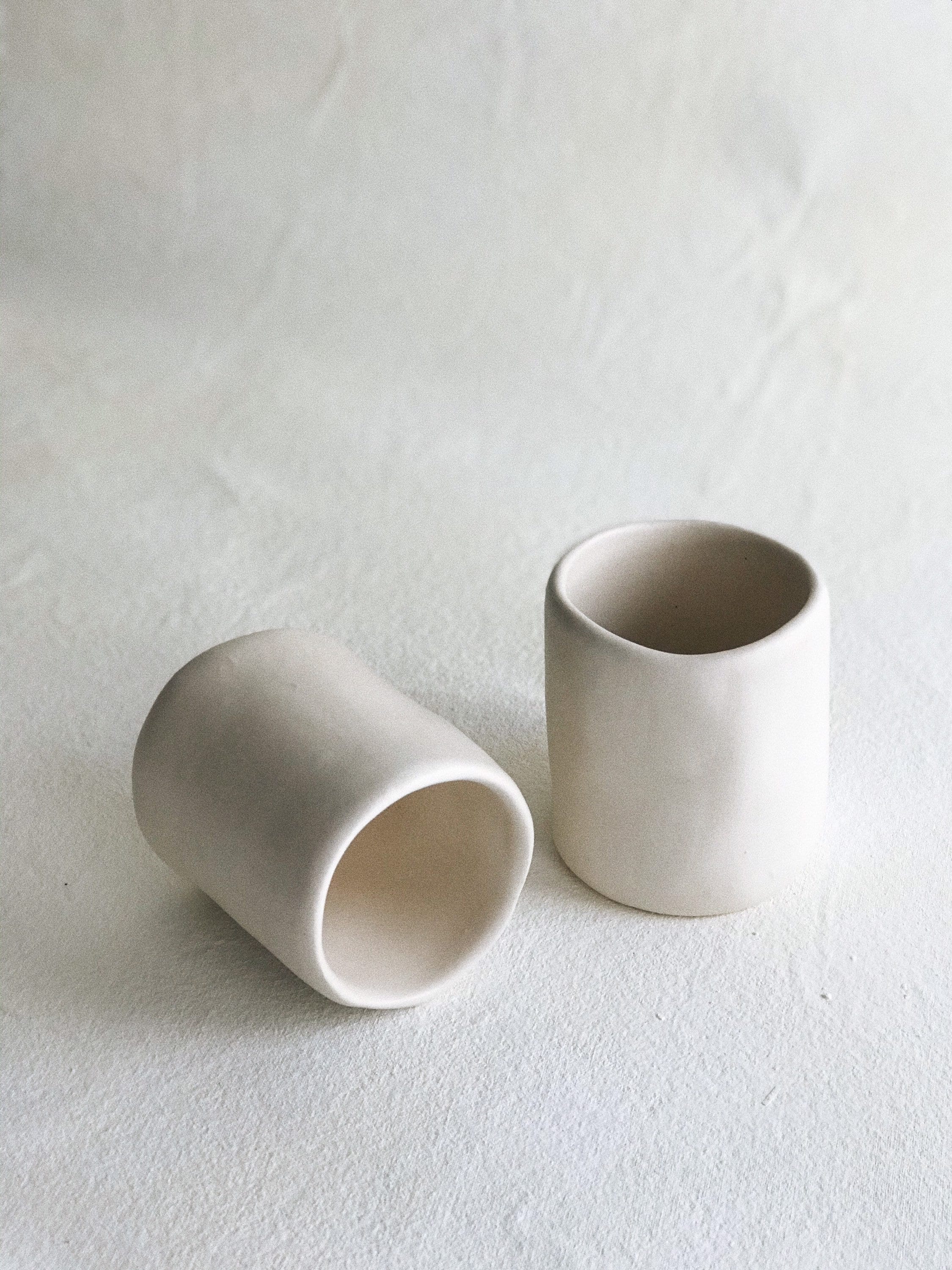 Tumbler en Céramique Fait à La Main Forme Organique Minimaliste Idéal Pour L'eau