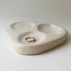 Organic Irregular Ceramic Chunky Tray Unique Tray Oval Ceramic Tray Jewelry Ring Dish Modern Trinket Tray Asymmetric tray Decorative Modern
