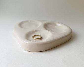Organic Irregular Ceramic Chunky Tray Unique Tray Oval Ceramic Tray Jewelry Ring Dish Modern Trinket Tray Asymmetric tray Decorative Modern