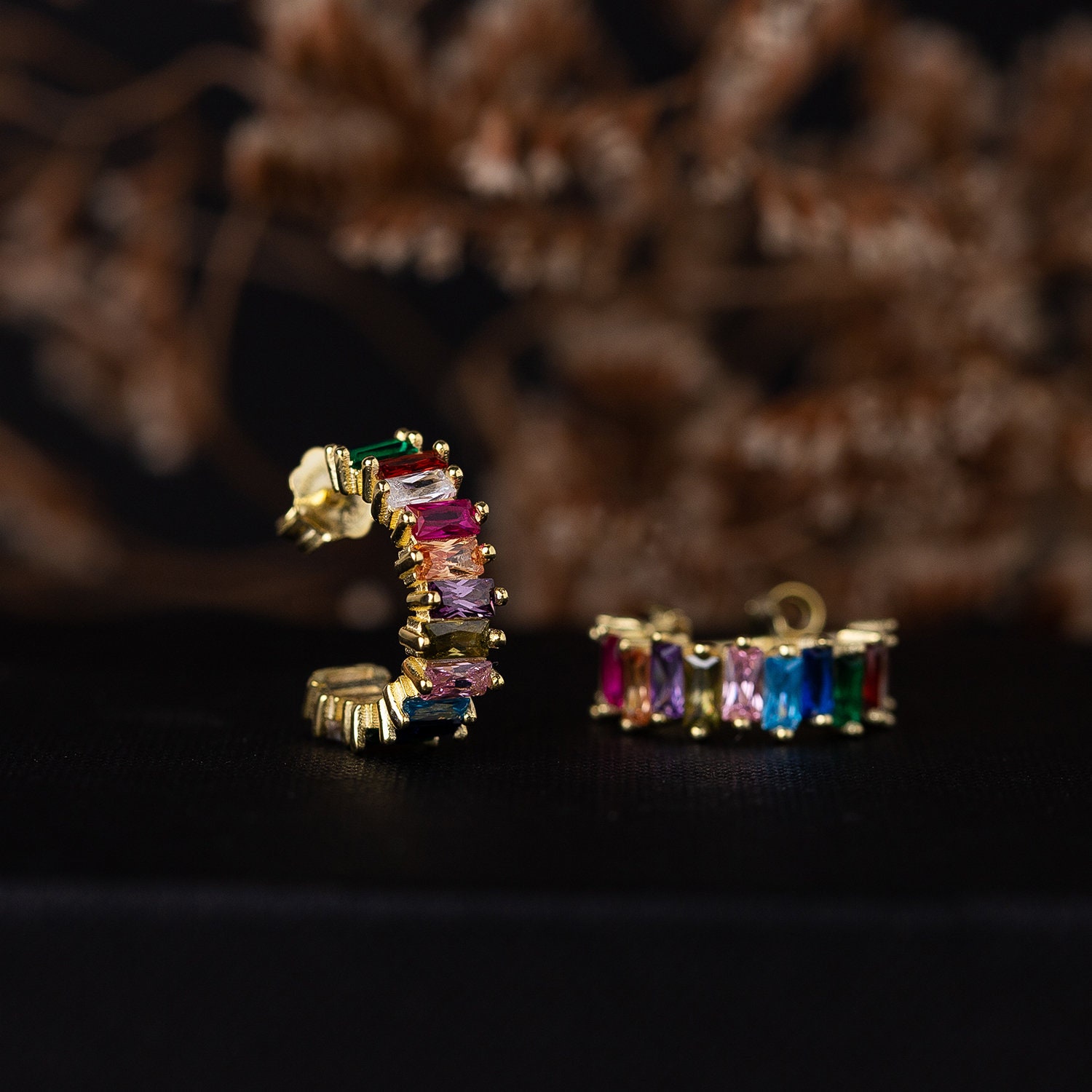 Orecchini A Cerchio Huggie In Argento Sterling 925 Con Zirconi Multicolori - Arcobaleno Pride Per Donna - 4