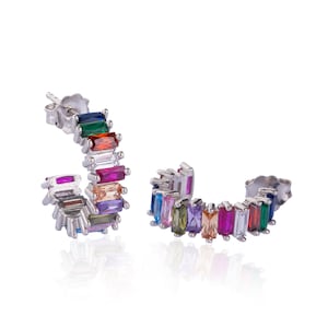 14K Gold Regenbogen Huggie Hoop Ohrring, Sterling Silber CZ Pave Creolen, mehrfarbige Baguette Huggies, zierliche Ohrringe, kleine Hoop Ohrring