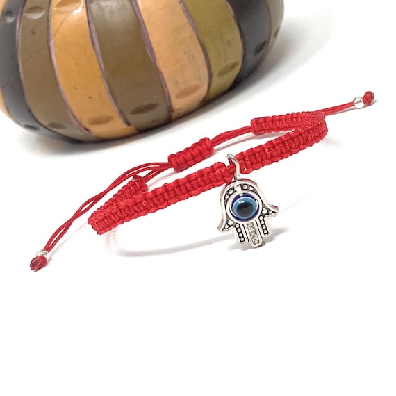 Bracciale con mano di Hamsa in onice nero opaco. Regalo di