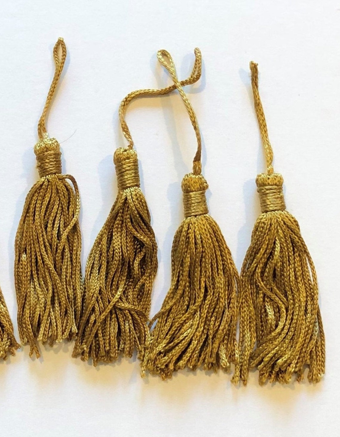 Decorative mini tassels