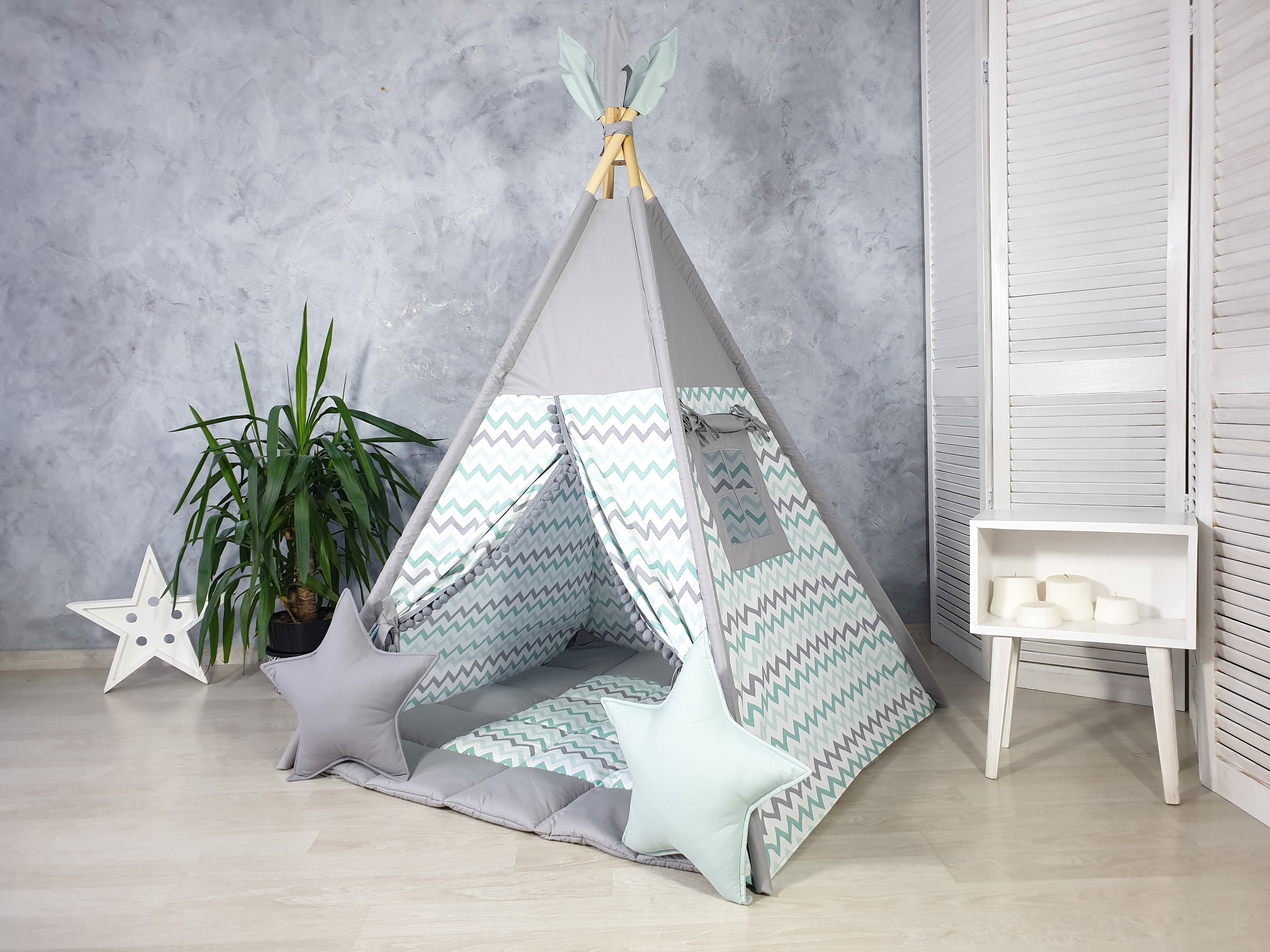 Mint en grijze tipi-tent voor kinderen | Speelhuisje met sterrenprint | Neutrale binnentent | Cadeau-idee voor peuters | Kinderkamerdecoratie