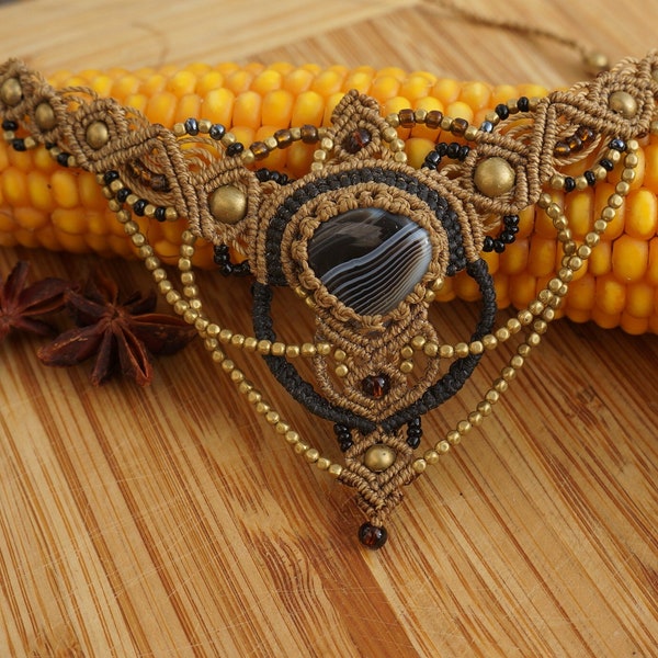 Necklace in Macrame with Botswana Agate, Black micromacrame crystal healing jewelry, Necklace with gold beads, Unique wedding necklace boho