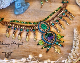 Malaquite Chrysocolla Macrame Necklace: Wearable Art Jewelry