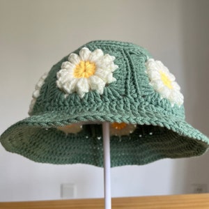 Gehaakte bloem emmer hoed, gehaakte Daisy emmer hoed, hoeden haak, bloem hoed haak, gehaakte hoeden, gehaakte hoed voor vrouwen, emmer hoed