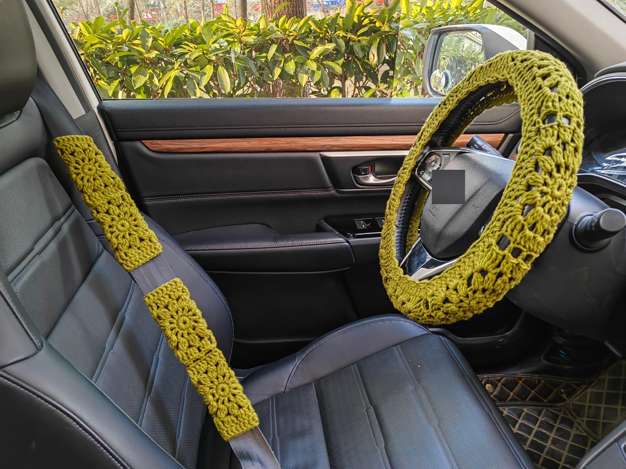 Handmade crochet Steering Wheel Cover for women,cute Sunflower flower seat belt Cover,Car interior Accessories decorations,Mustard green