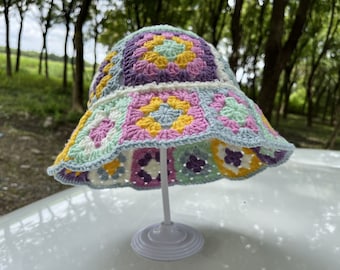 Sombrero de pescador cuadrado de abuela hecho a mano: colorido sombrero para el sol festivo.