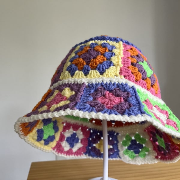 Sombrero cuadrado de la abuela, sombrero de cubo colorido, sombrero de ganchillo arcoíris, sombrero de ganchillo, sombrero de festival, sombrero de cubo, sombrero de sol de ganchillo, sombrero de cubo de paja