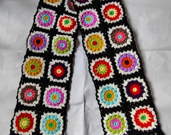 Cachecol quadrado de vovó tricotado à mão: cachecol de crochê colorido com franjas