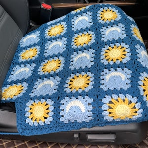 Fundas para asientos de coche, hechas a mano, con diseño de girasoles, sol, luna y ganchillo, para cojín delantero inferior, ajuste universal para vehículos, sedanes, SUV y furgonetas.