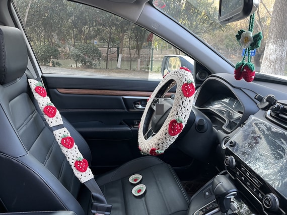 How to Stretch a Steering Wheel Cover to Fit: Easy, Quick Tips