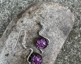 Sparkling Pink / Black Dichroic Glass In Silver Plated Wiggle Design Earrings FREE P&P