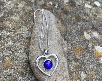 Deep Royal Blue Dichroic Glass Set In A Silver Plated Heart Design FREE P&P