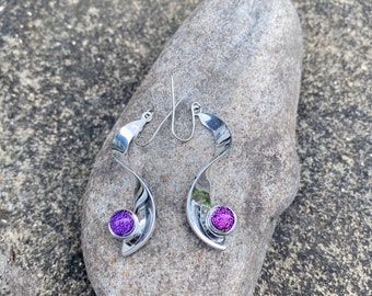 Stunning  Pink / Purple Dichroic Glass Set In Silver Plated Stylish Long Curve Design Earrings FREE P&P