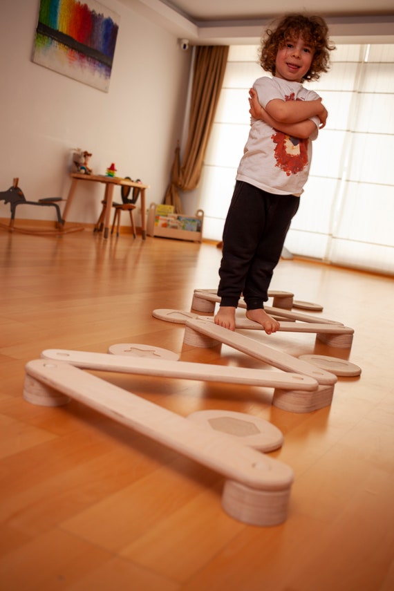 Planche d'équilibre - Matériel Montessori - Nido Montessori - jeux éducatif  éveil bébé