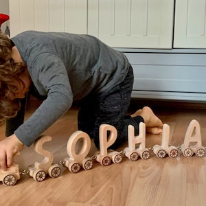 Tren de letras de madera personalizado para bebés, primer regalo de Navidad para niños pequeños, alfabeto de tren para niños, regalo de primer cumpleaños para bebé, rompecabezas con nombre