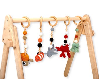Montessori Wooden Baby Gym for Toddlers, Personalized Baby Gym Frame with 5 Handmade Crochet Toys, Baby Shower, Newborn & Christmas Gift