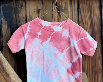 Botanisch gefärbtes T-Shirt aus 100% Baumwolle für Kleinkinder